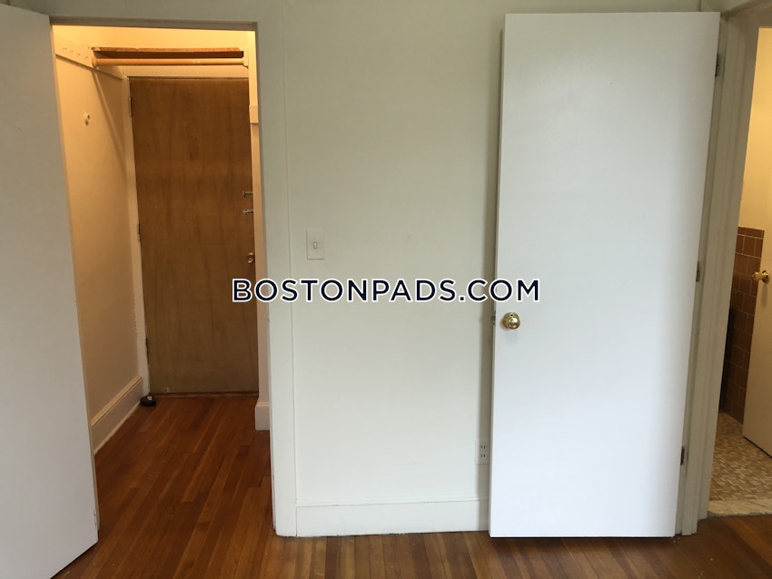 BROOKLINE- WASHINGTON SQUARE - 2 Beds, 1 Bath - Image 28