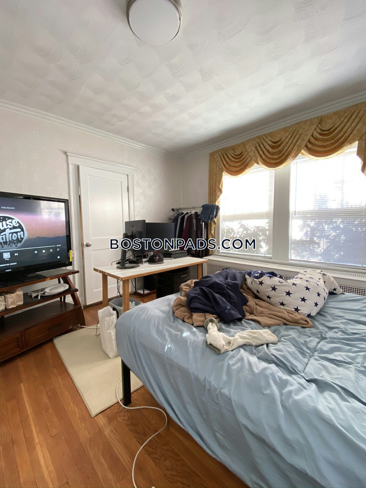 Newton - 5 Beds, 2.5 Baths