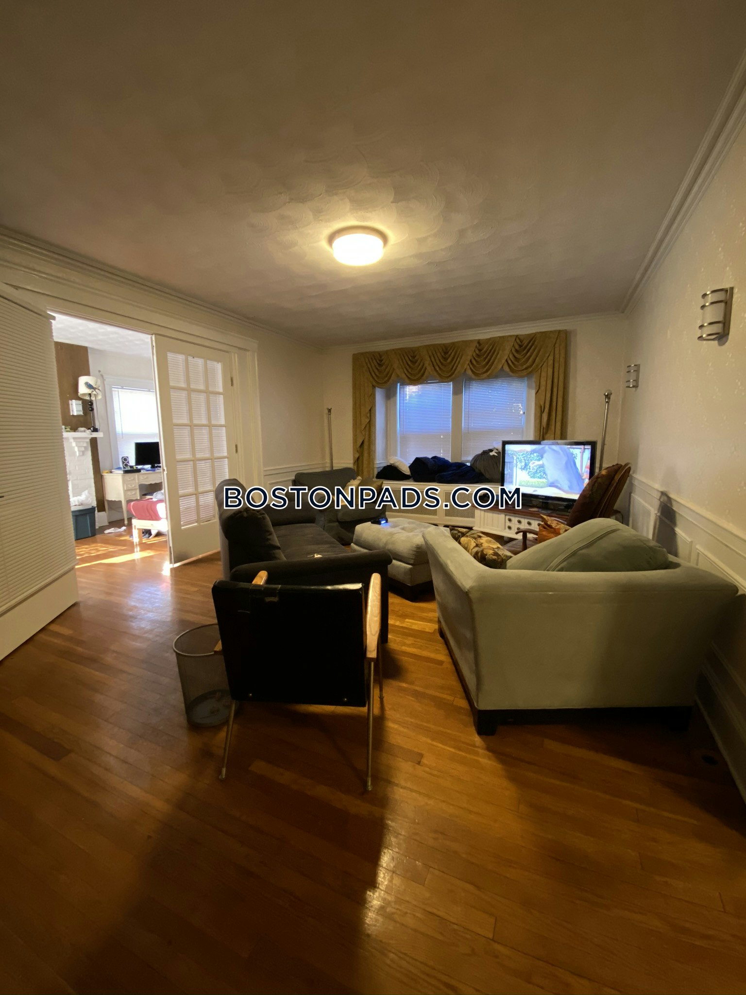 Newton - 5 Beds, 2.5 Baths