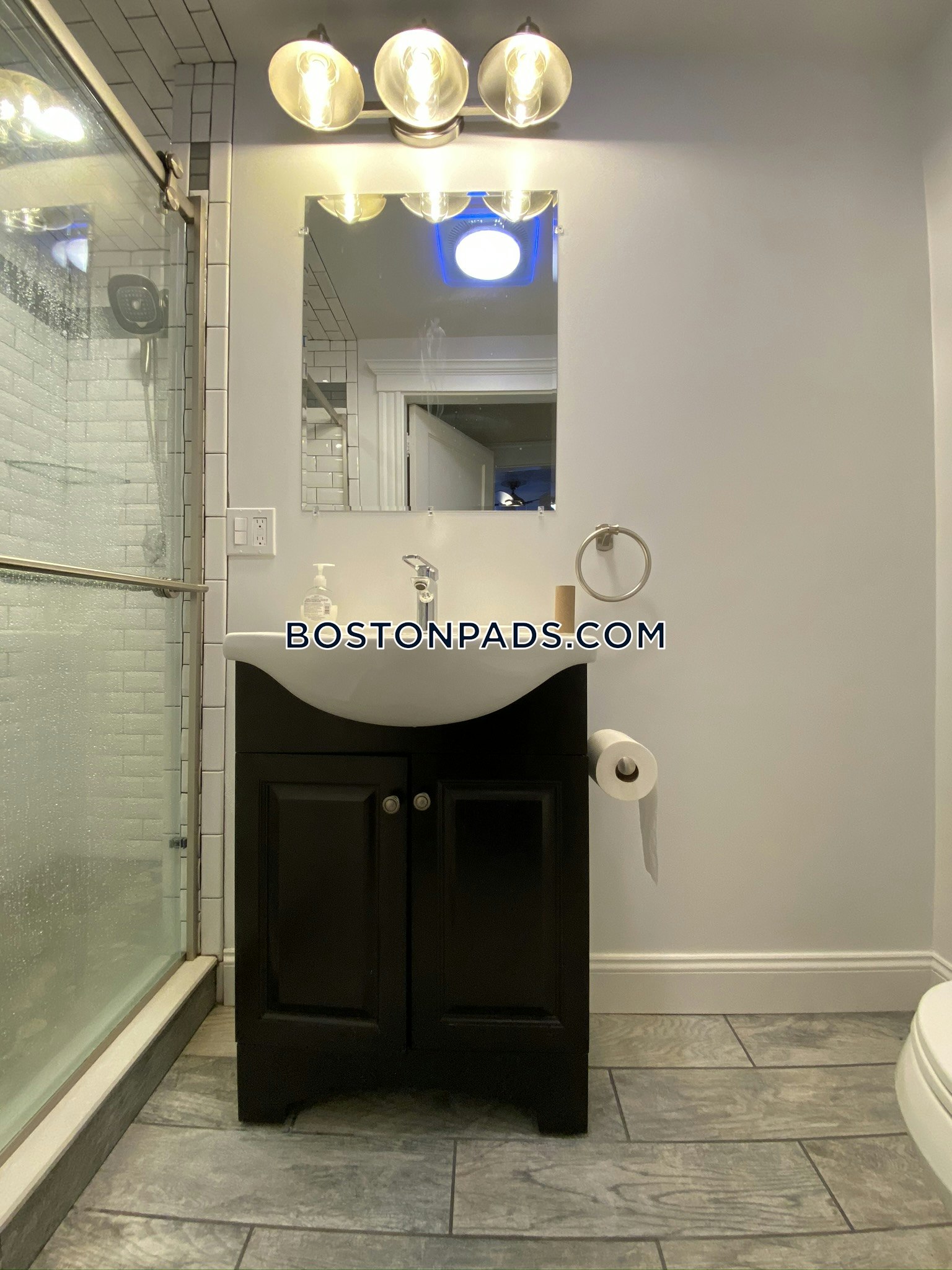 Newton - 5 Beds, 2.5 Baths