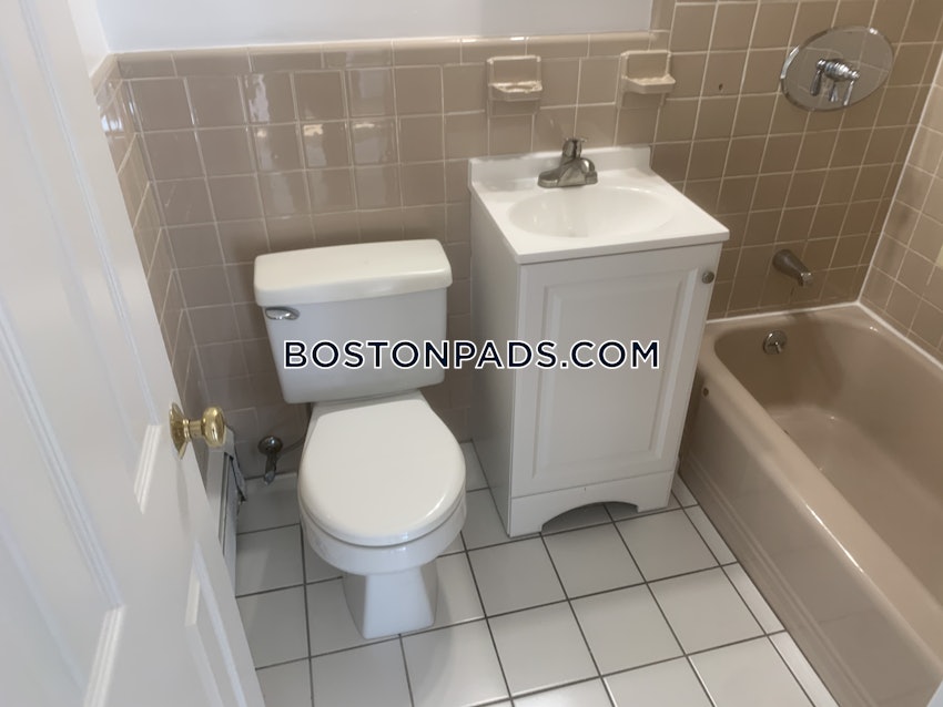 BOSTON - BACK BAY - 1 Bed, 1 Bath - Image 11