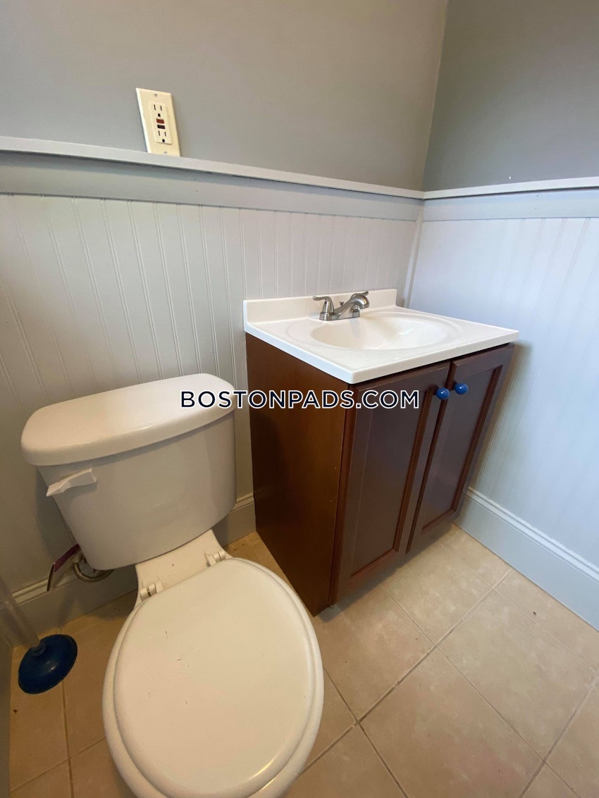 CAMBRIDGE - ALEWIFE - 3 Beds, 1.5 Baths - Image 34