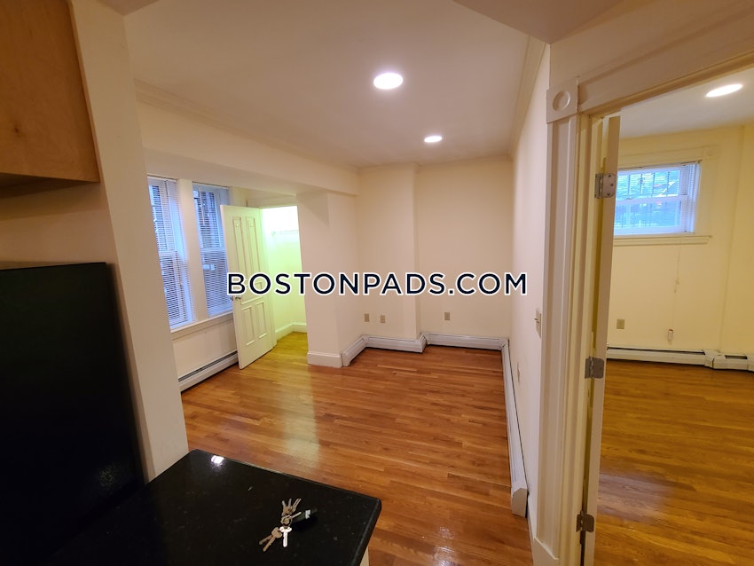 BOSTON - BACK BAY - 1 Bed, 1 Bath - Image 29