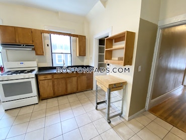 Boston - 6 Beds, 2 Baths