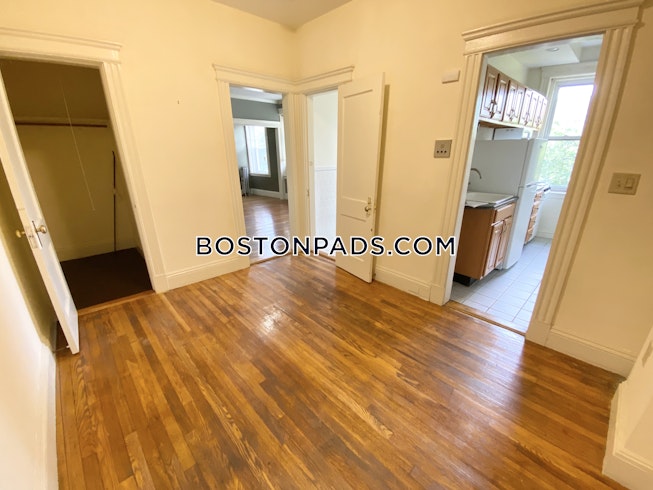 Boston - $2,750+ /mo