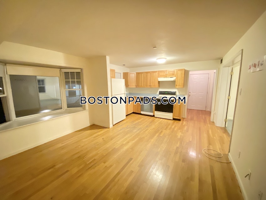 BOSTON - MISSION HILL - 4 Beds, 1.5 Baths - Image 2