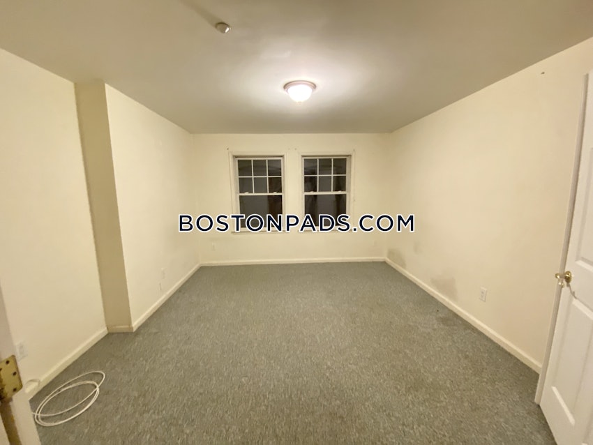BOSTON - MISSION HILL - 4 Beds, 1.5 Baths - Image 5