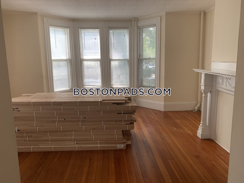 CAMBRIDGE - HARVARD SQUARE - 1 Bed, 1 Bath - Image 2