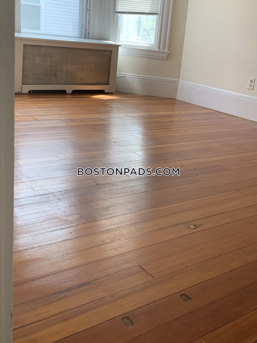 CAMBRIDGE - HARVARD SQUARE - 1 Bed, 1 Bath - Image 9