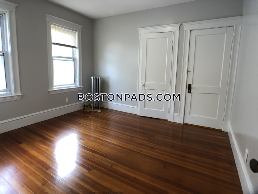 MEDFORD - TUFTS - 3 Beds, 2 Baths - Image 9