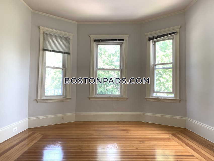 BOSTON - BRIGHTON - OAK SQUARE - 3 Beds, 1 Bath - Image 24