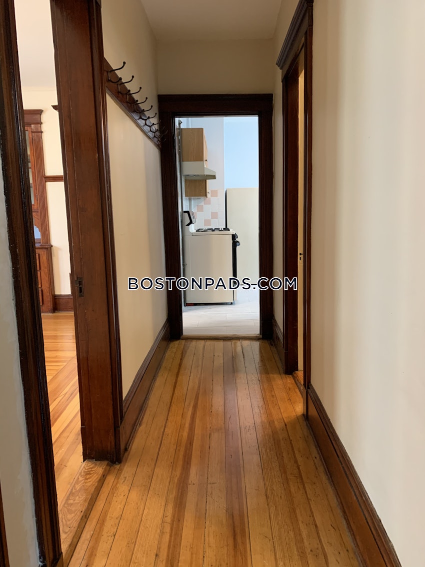 BOSTON - BRIGHTON - OAK SQUARE - 3 Beds, 1 Bath - Image 13