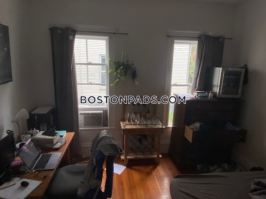 SOMERVILLE - TUFTS - 4 Beds, 1 Bath - Image 8