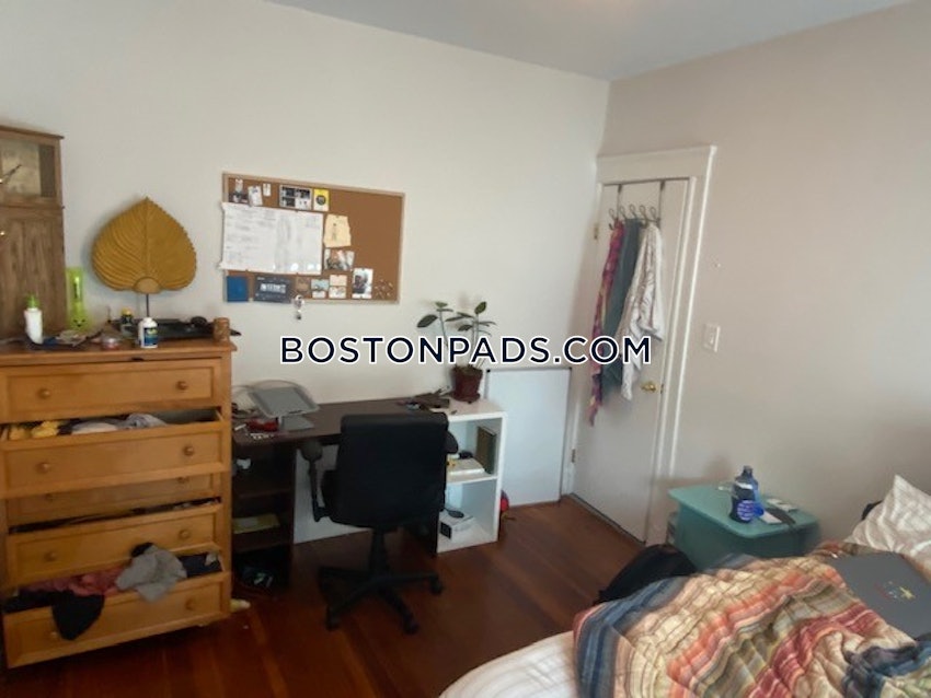 SOMERVILLE - TUFTS - 4 Beds, 1 Bath - Image 11