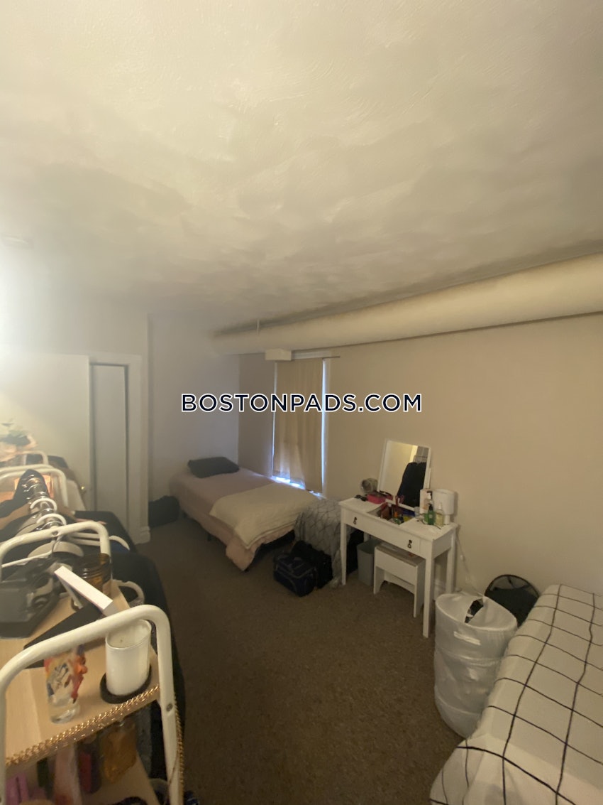 CHELSEA - 2 Beds, 1 Bath - Image 7