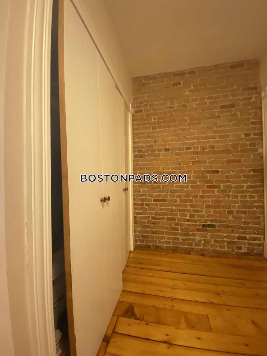 CHELSEA - 2 Beds, 1 Bath - Image 8