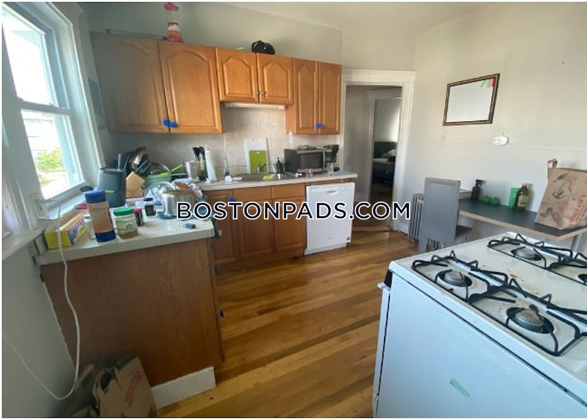 SOMERVILLE - TUFTS - 4 Beds, 1 Bath - Image 6