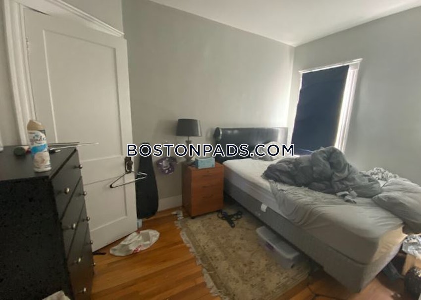 SOMERVILLE - TUFTS - 4 Beds, 1 Bath - Image 11