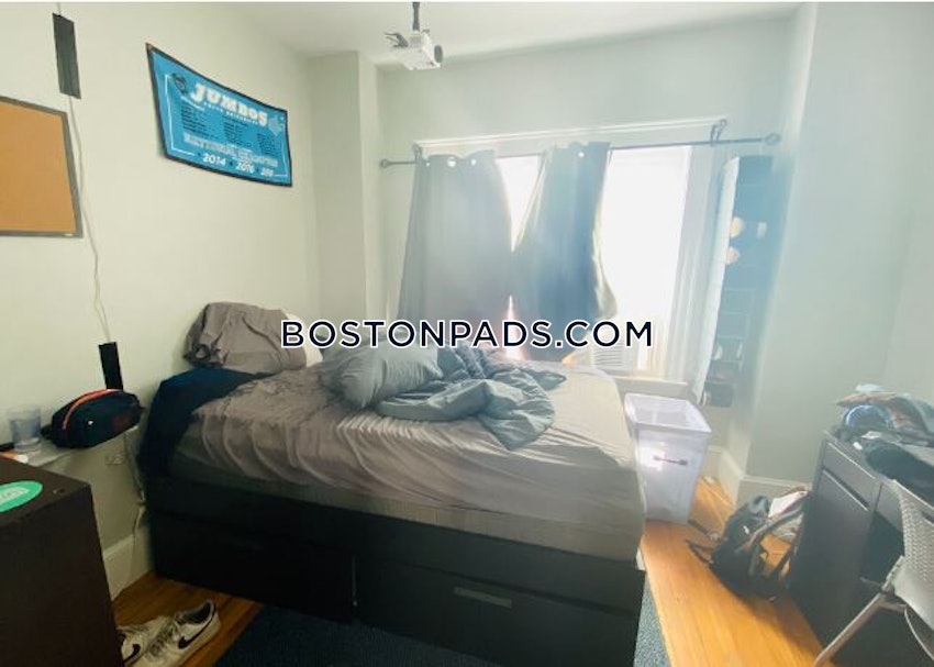 SOMERVILLE - TUFTS - 4 Beds, 1 Bath - Image 10