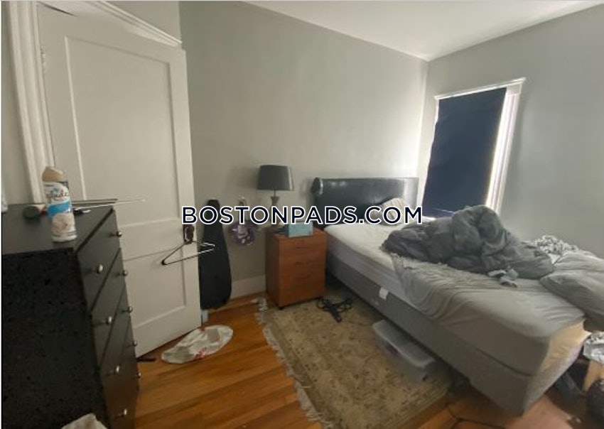 SOMERVILLE - TUFTS - 4 Beds, 1 Bath - Image 5