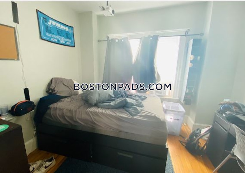 SOMERVILLE - TUFTS - 4 Beds, 1 Bath - Image 6