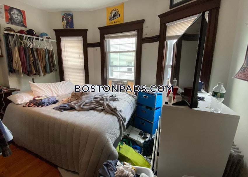 SOMERVILLE - TUFTS - 4 Beds, 1 Bath - Image 9