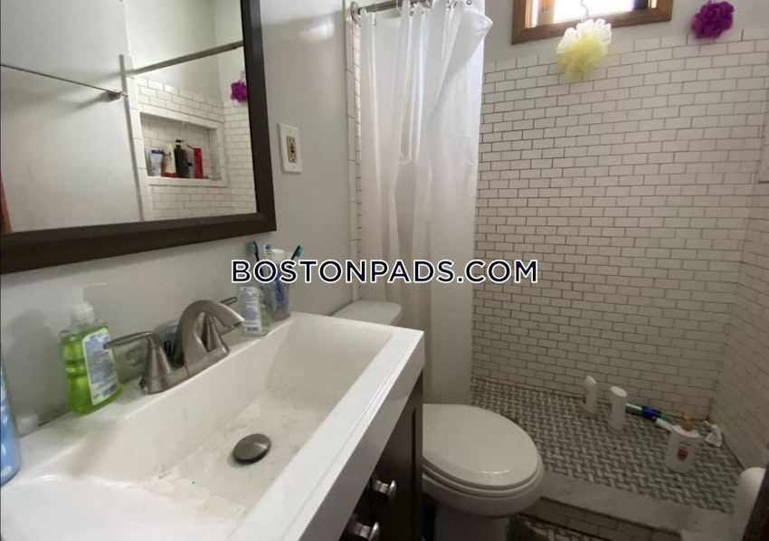 SOMERVILLE - TUFTS - 4 Beds, 1 Bath - Image 35