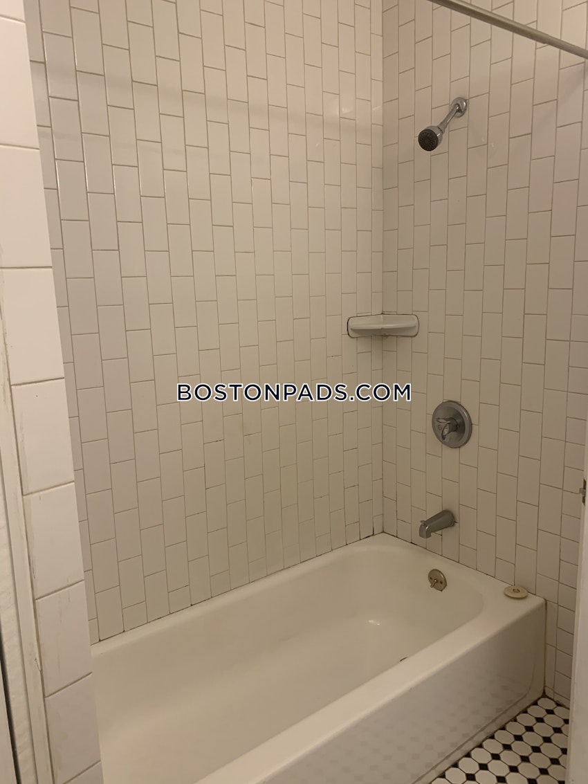 BROOKLINE- WASHINGTON SQUARE - 1 Bed, 1 Bath - Image 13