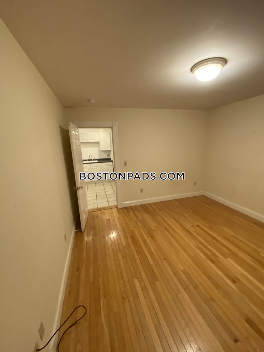 BOSTON - FENWAY/KENMORE - 1 Bed, 1 Bath - Image 2