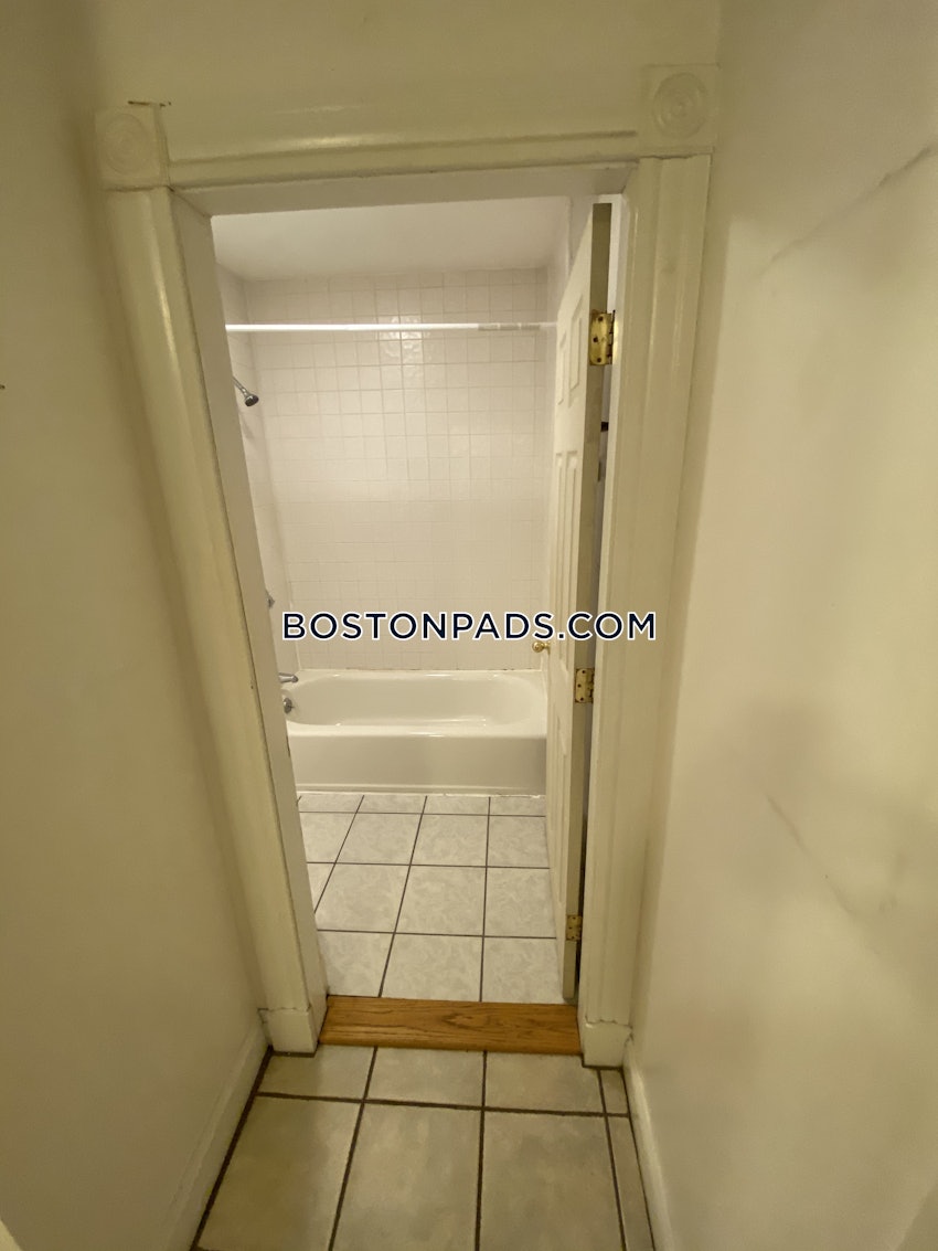 BOSTON - FENWAY/KENMORE - 1 Bed, 1 Bath - Image 32