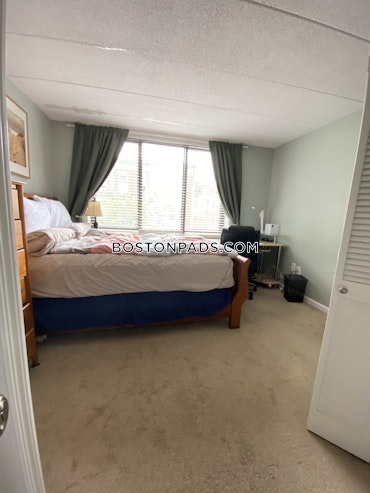 Boston - 2 Beds, 2 Baths