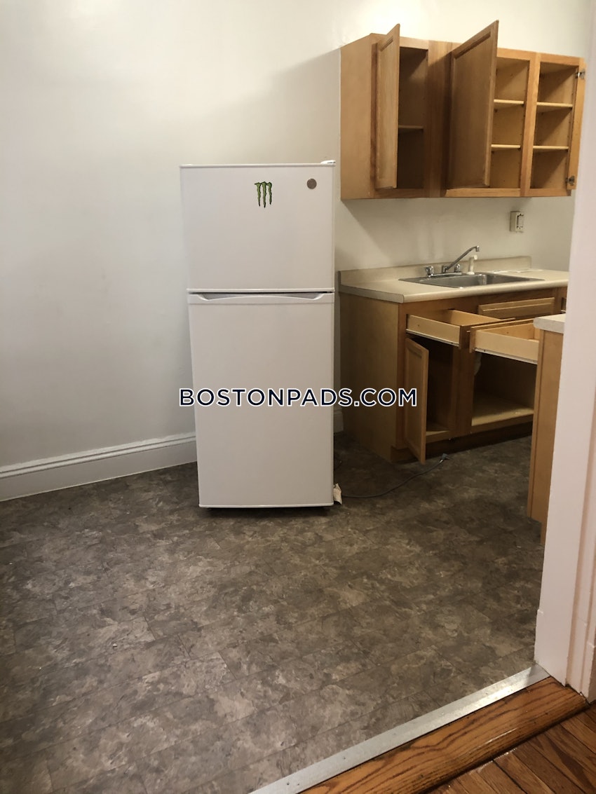 BOSTON - FENWAY/KENMORE - 1 Bed, 1 Bath - Image 9