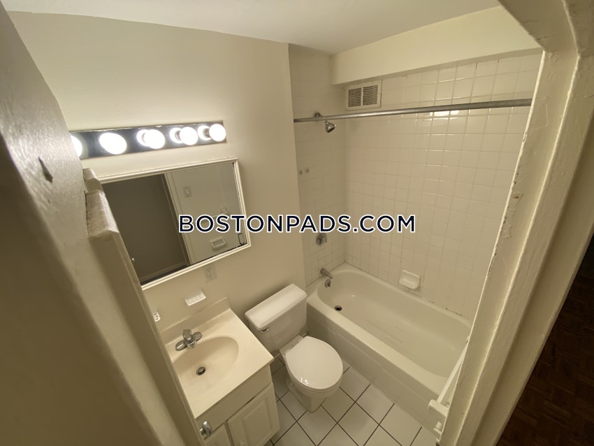 BROOKLINE- BOSTON UNIVERSITY - 3 Beds, 1.5 Baths - Image 5