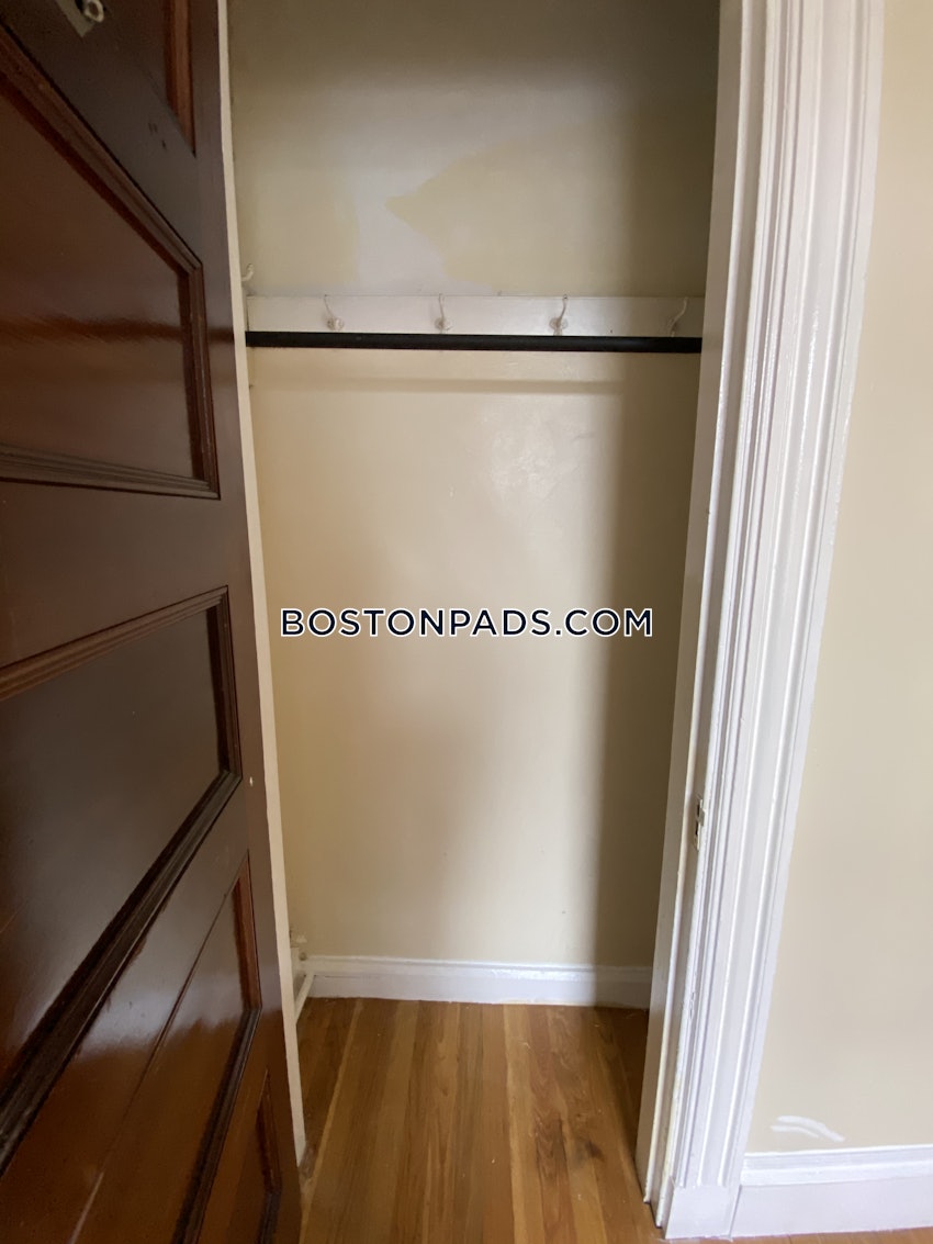 BOSTON - MISSION HILL - 3 Beds, 1 Bath - Image 30