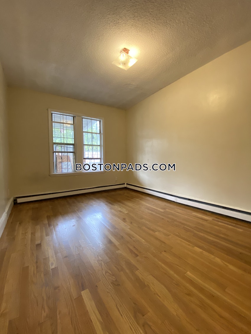 BOSTON - MISSION HILL - 3 Beds, 1 Bath - Image 13