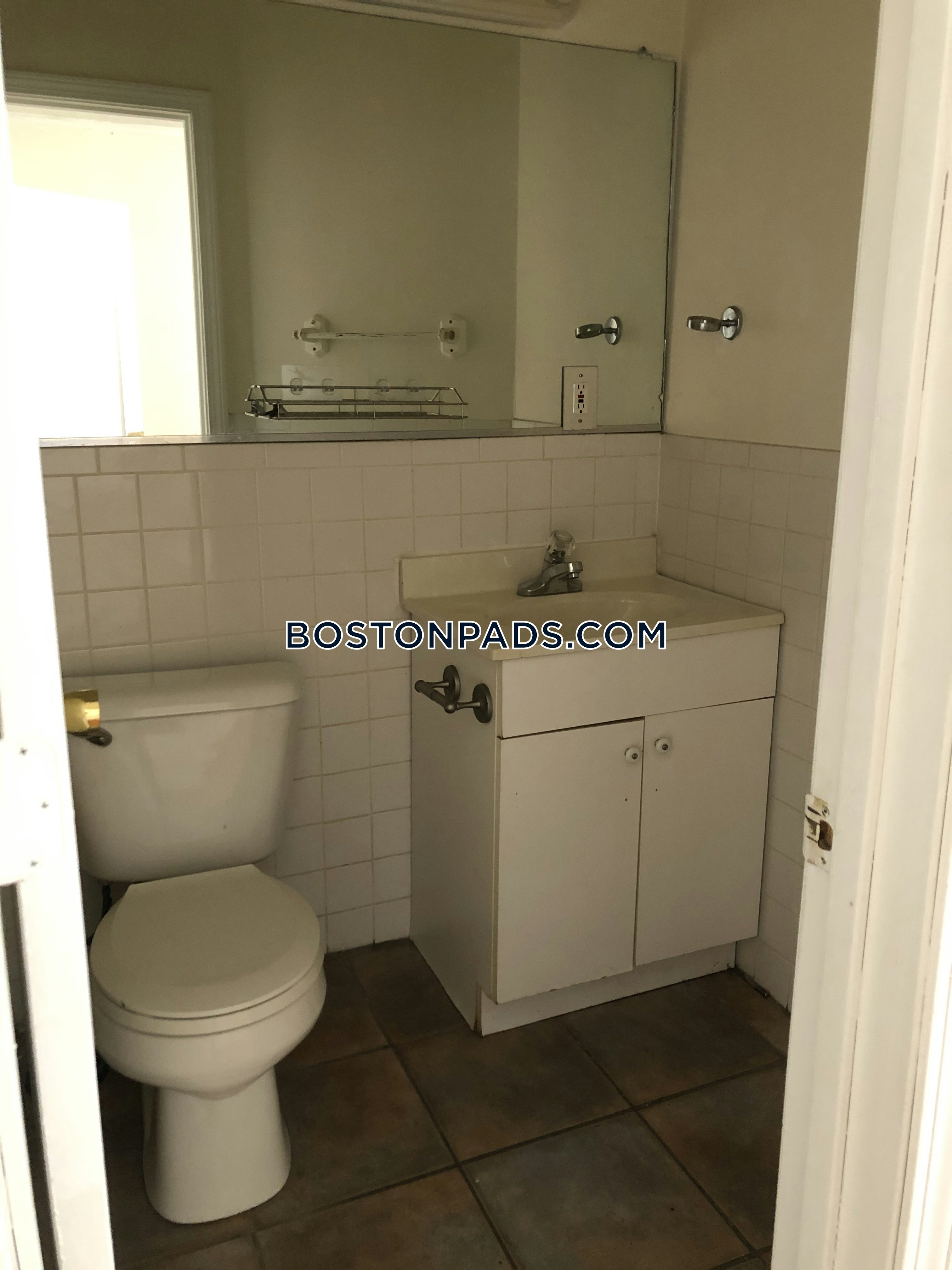 Boston - 3 Beds, 1 Baths