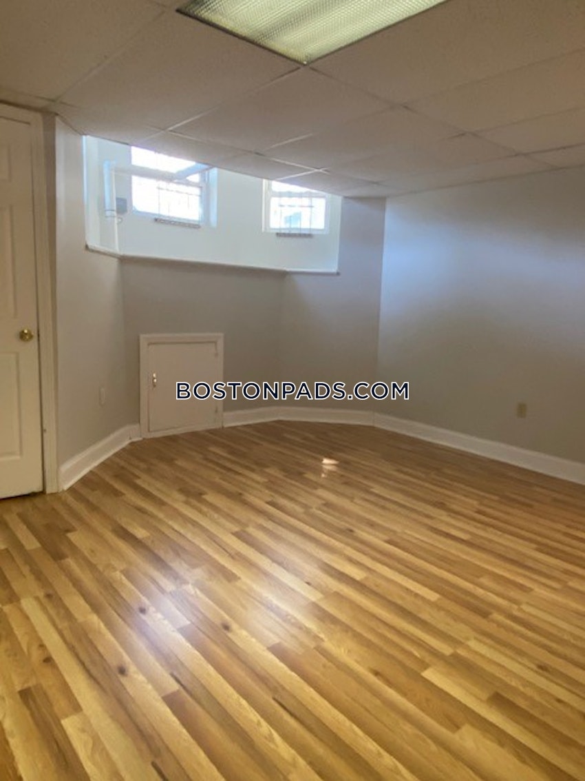 BOSTON - ALLSTON/BRIGHTON BORDER - 4 Beds, 2 Baths - Image 6