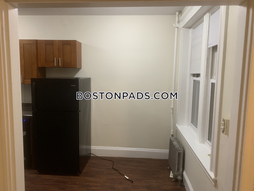 BOSTON - FENWAY/KENMORE - 1 Bed, 1 Bath - Image 9