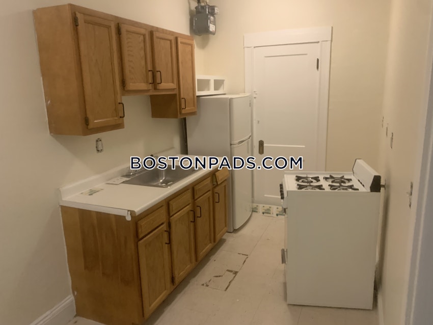 BOSTON - FENWAY/KENMORE - 1 Bed, 1 Bath - Image 13