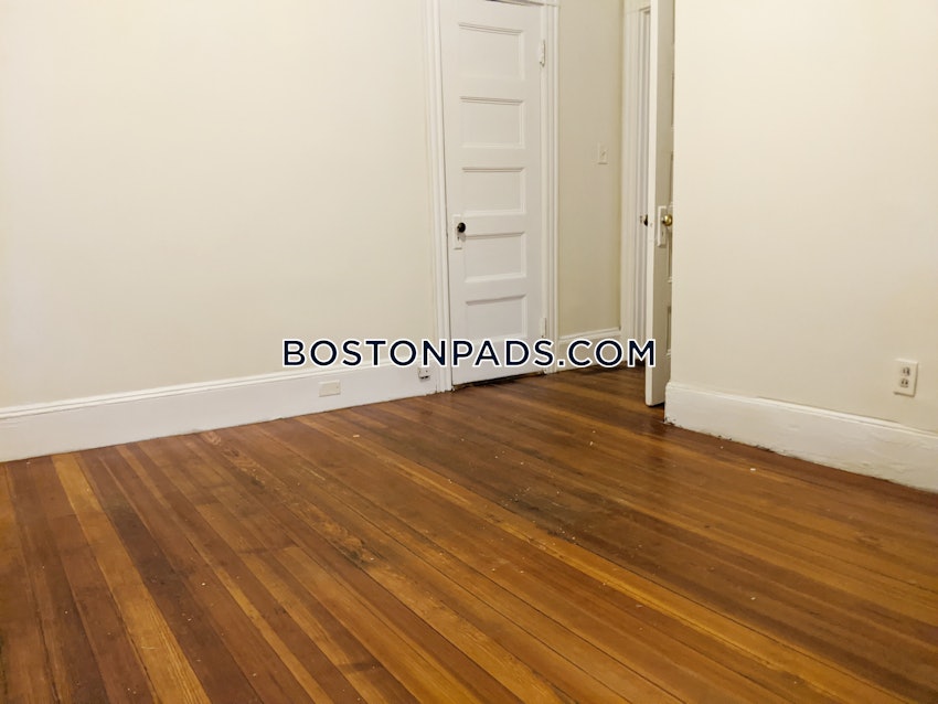 BROOKLINE- WASHINGTON SQUARE - 2 Beds, 1 Bath - Image 12