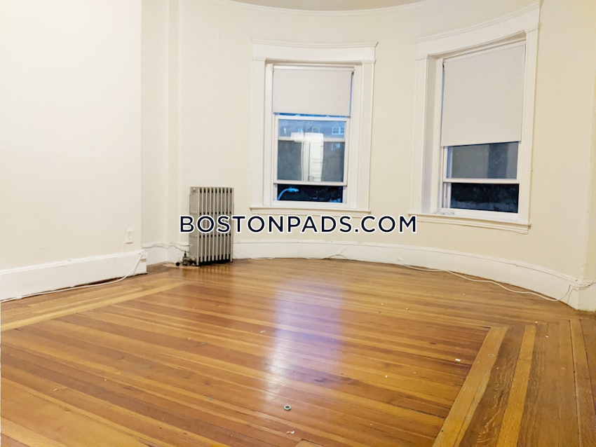 BROOKLINE- WASHINGTON SQUARE - 1 Bed, 1 Bath - Image 2