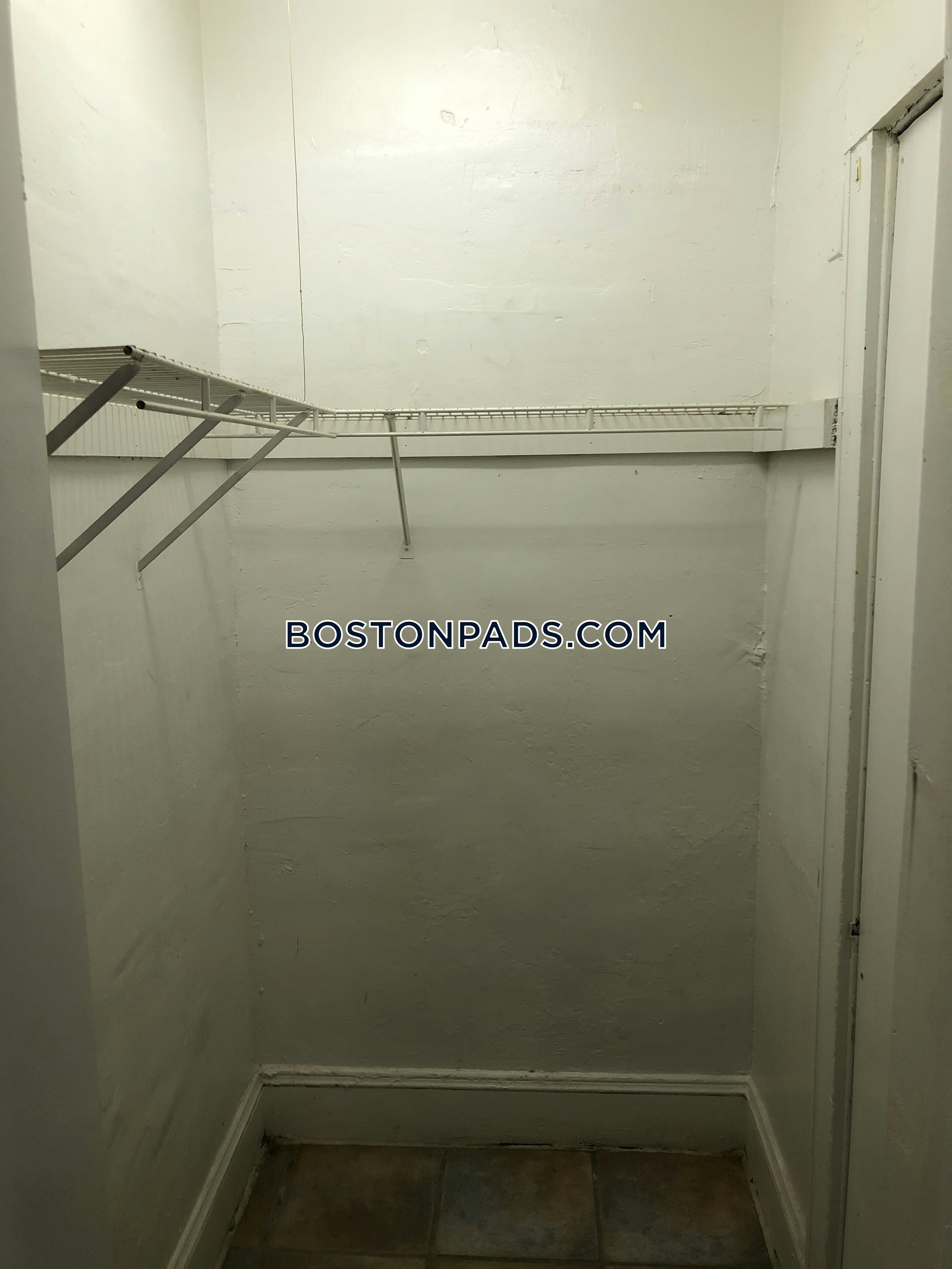 Boston - 3 Beds, 1 Baths