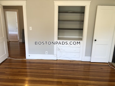 Boston - 4 Beds, 2 Baths