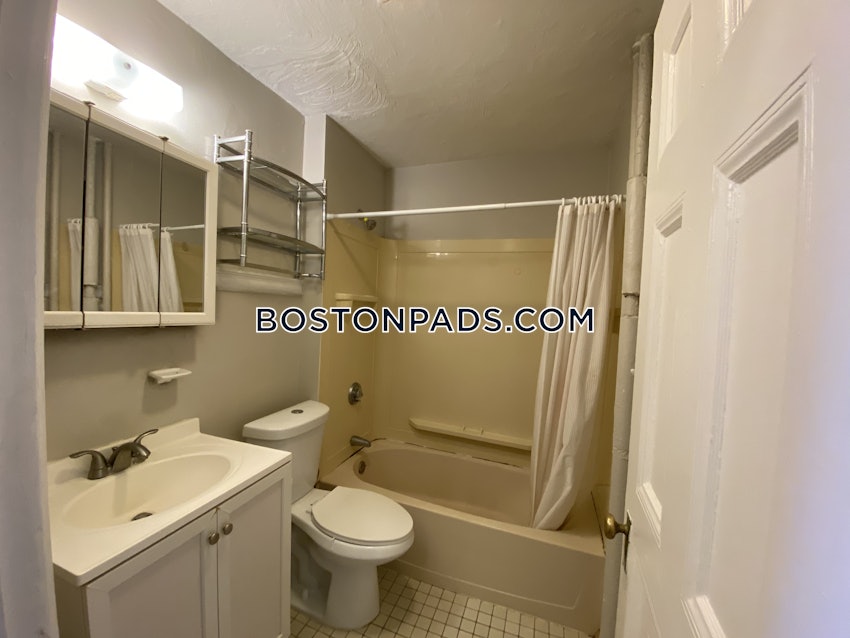 CAMBRIDGE - HARVARD SQUARE - 1 Bed, 1 Bath - Image 9