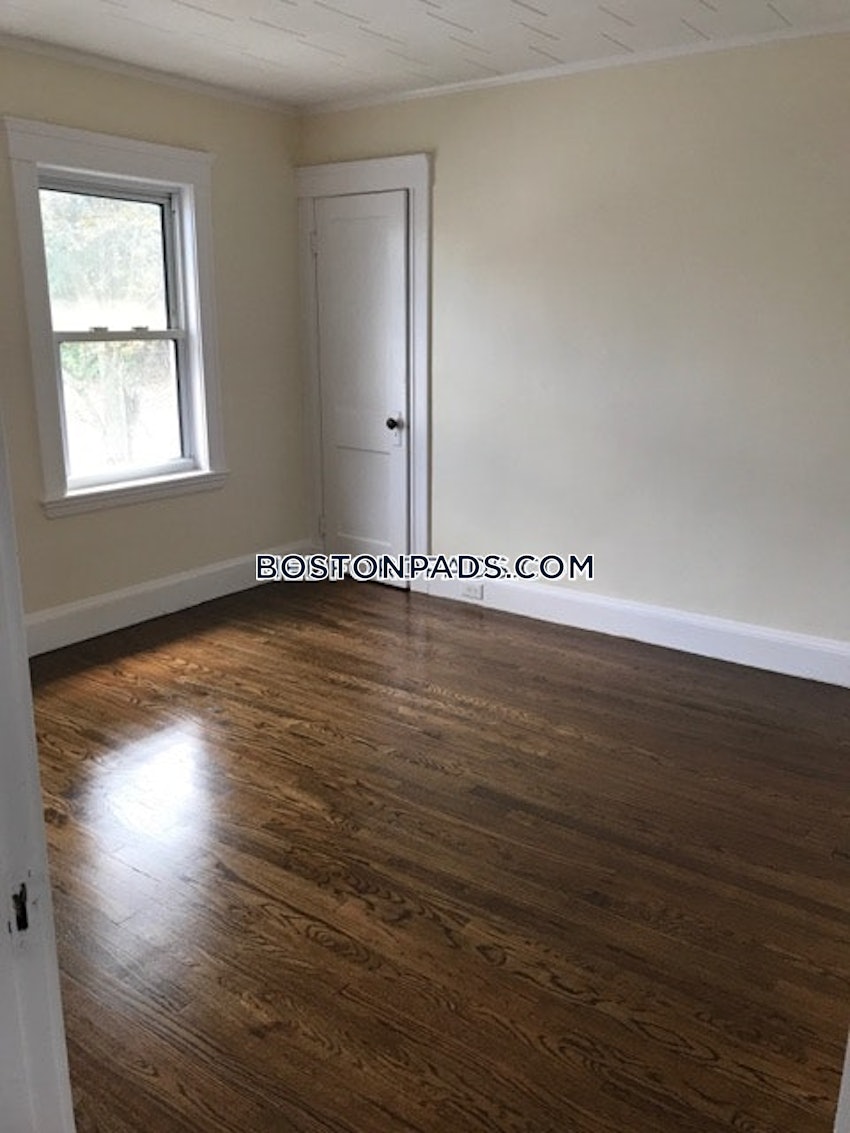 MEDFORD - TUFTS - 3 Beds, 1 Bath - Image 7