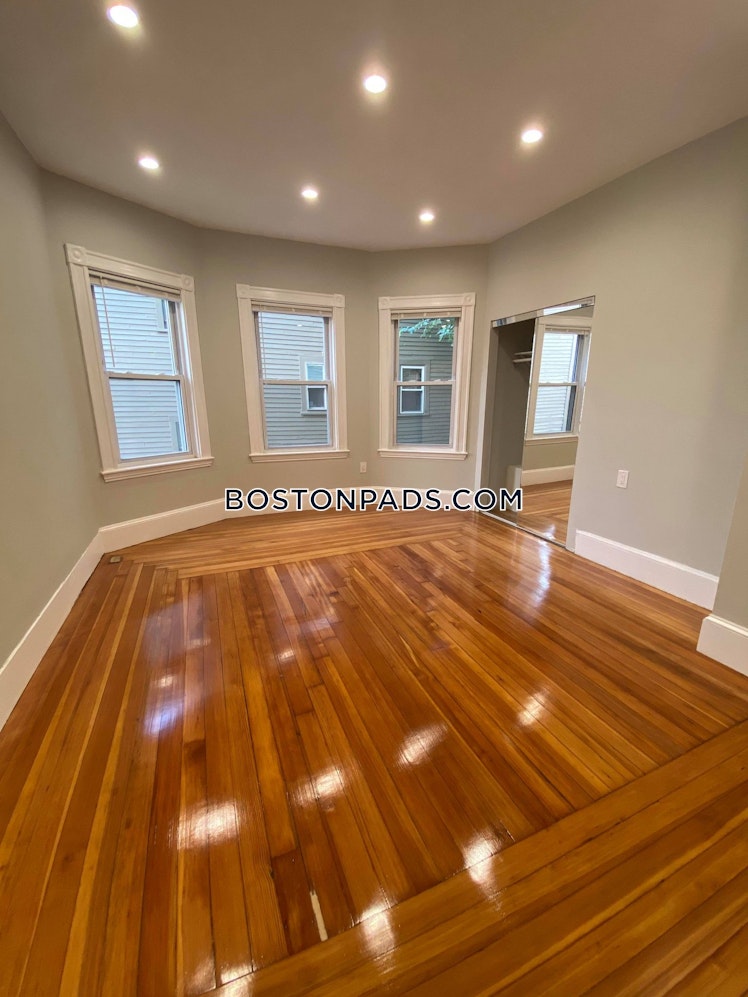 Hyde Park Ave., Boston