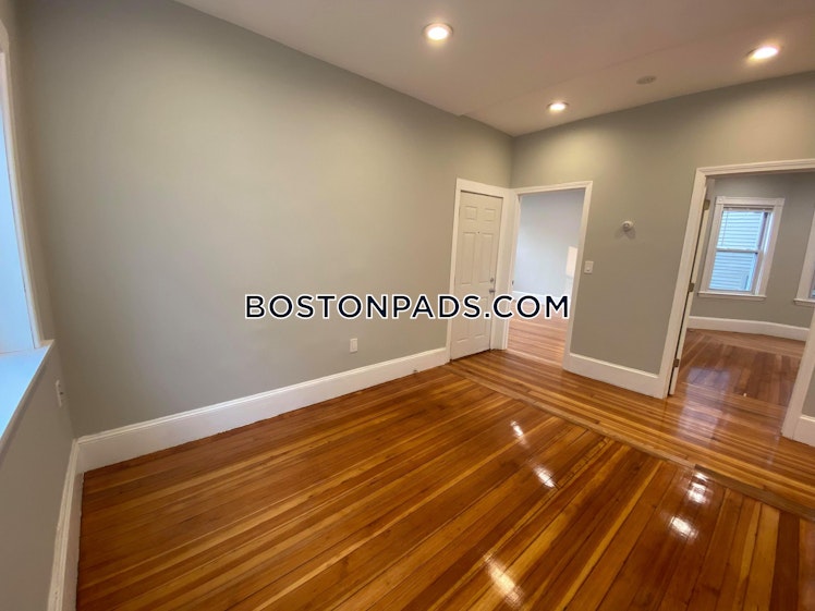 Hyde Park Ave., Boston