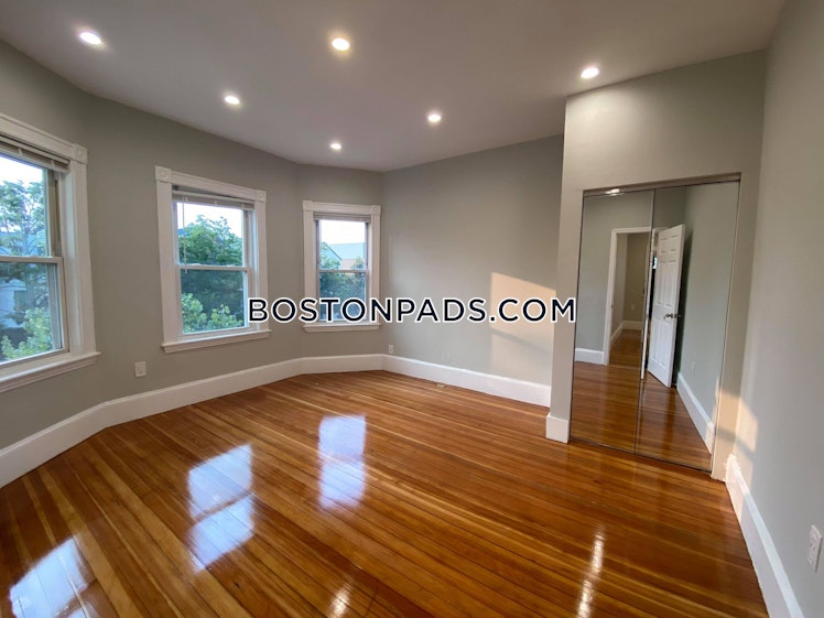 Hyde Park Ave., Boston