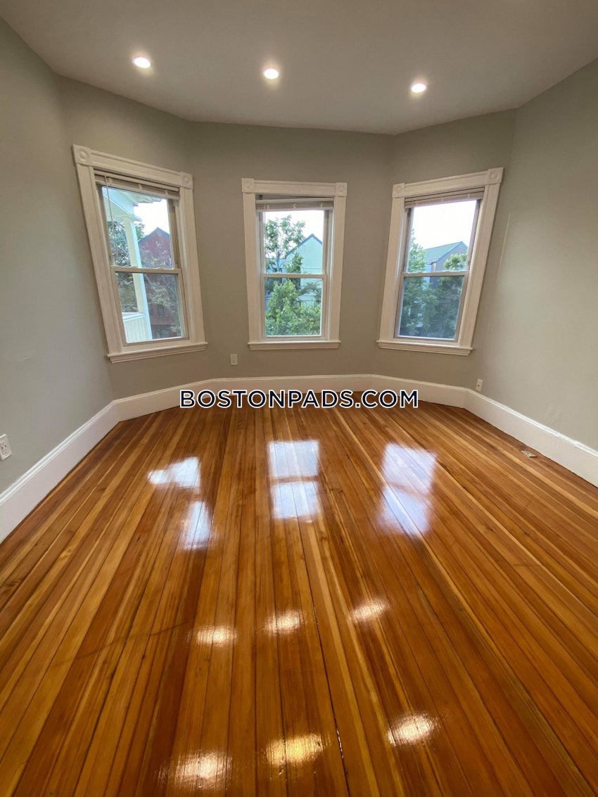 BOSTON - JAMAICA PLAIN - FOREST HILLS - 4 Beds, 2 Baths - Image 29