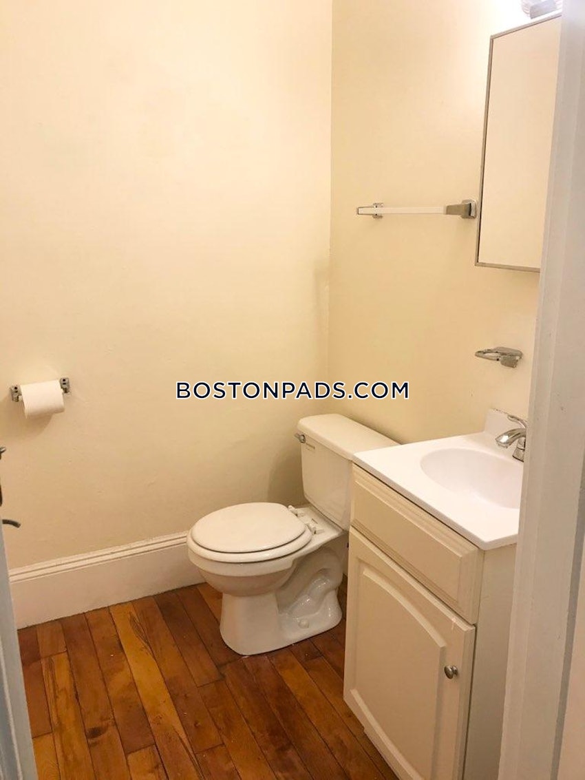BOSTON - ALLSTON - 4 Beds, 2 Baths - Image 59